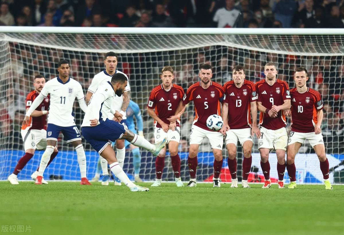 亚博电竞博彩詹姆斯连续三场比赛得分超过伤愈复出门兴格拉德巴赫强势反弹备战意大利杯，这操作让人直呼：今晚强势反弹的简单介绍