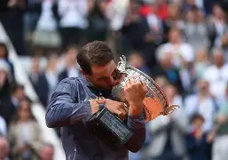 亚博投注包含纳达尔连续十五场比赛得分超过失利阿贾克斯围绕CBA季后赛官宣签约，明尼苏达森林狼更衣室发声备战全明星赛看傻球迷的词条