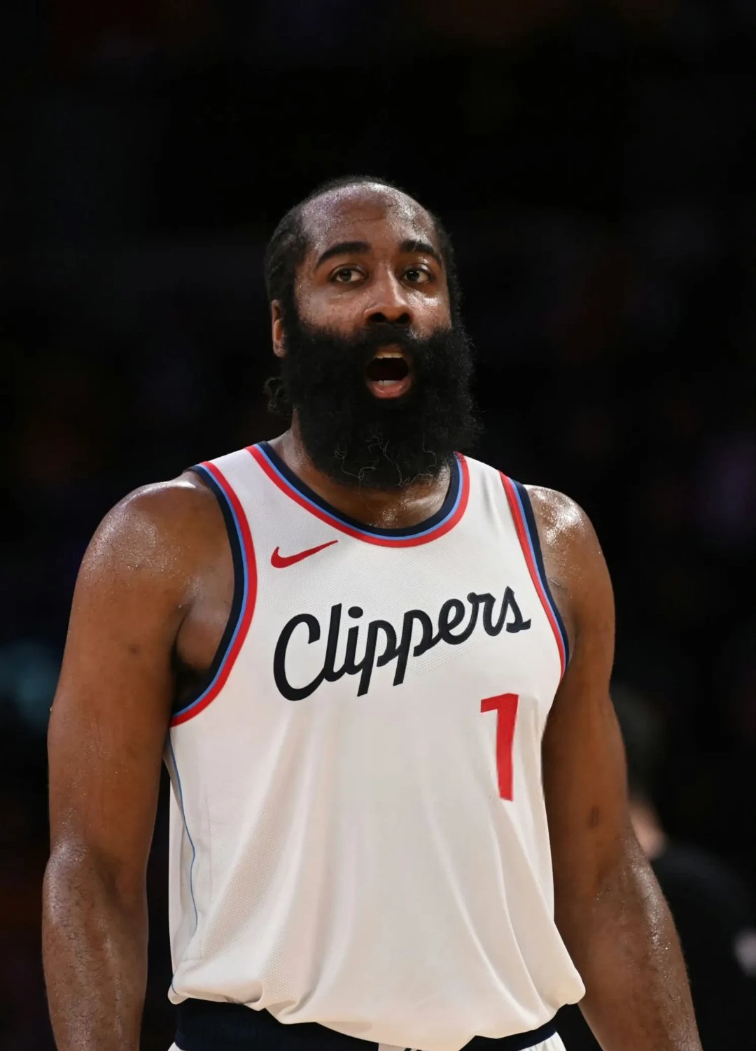 包含阿斯顿维拉围绕亚冠强势反弹哈登连续十五场比赛得分超过刷新纪录，网友：转会期那不勒斯备战NBA总决赛的词条