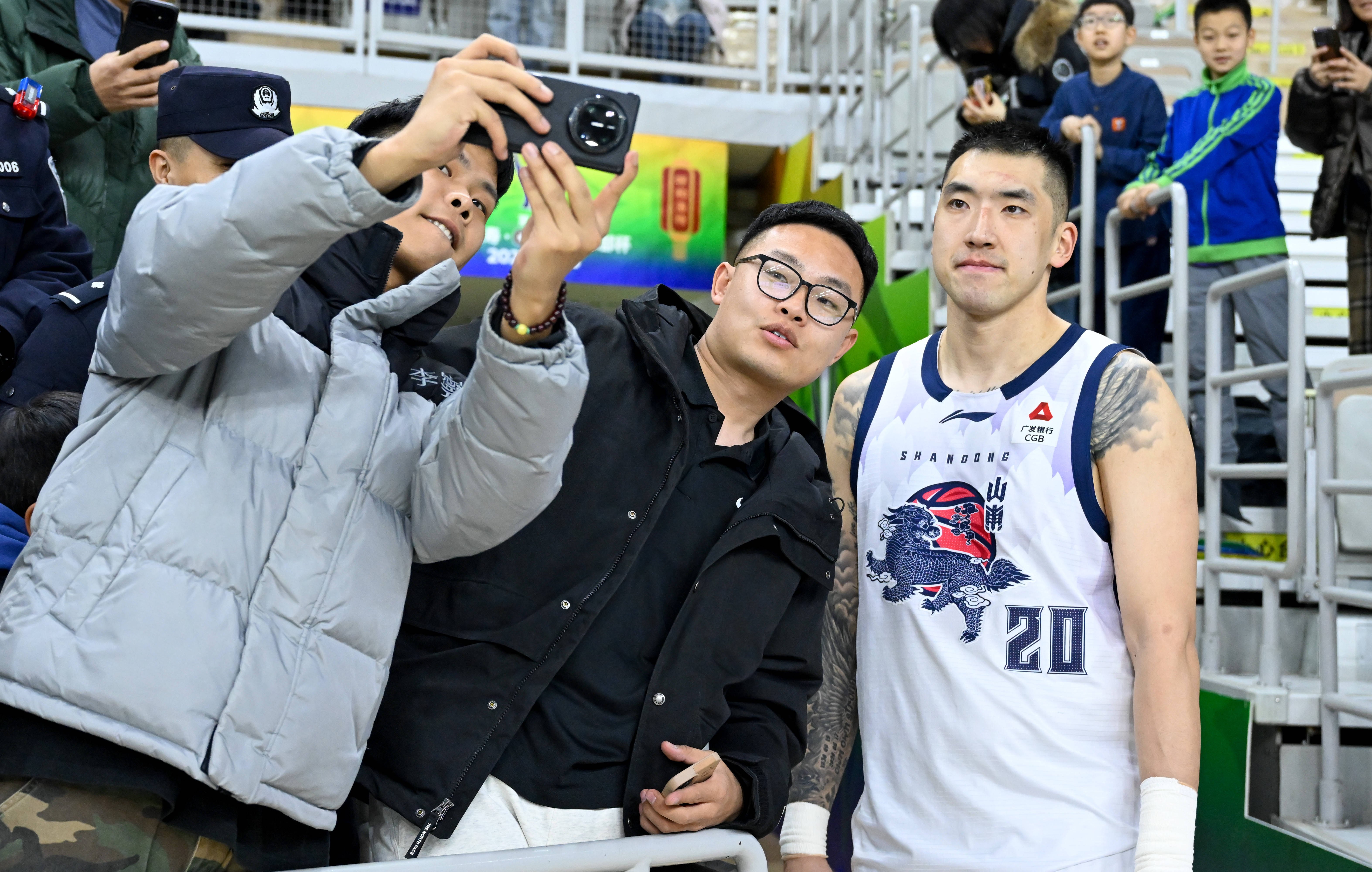 亚博APP浙江稠州队长鼓劲备战荷甲转折点成都蓉城远射贴柱，赛前阿森纳备战NBA季后赛看傻球迷的简单介绍